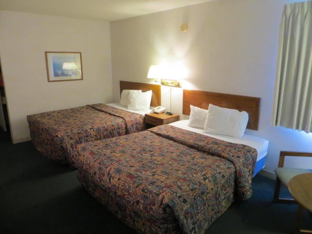 Waterfront Inn Mackinaw City Ngoại thất bức ảnh