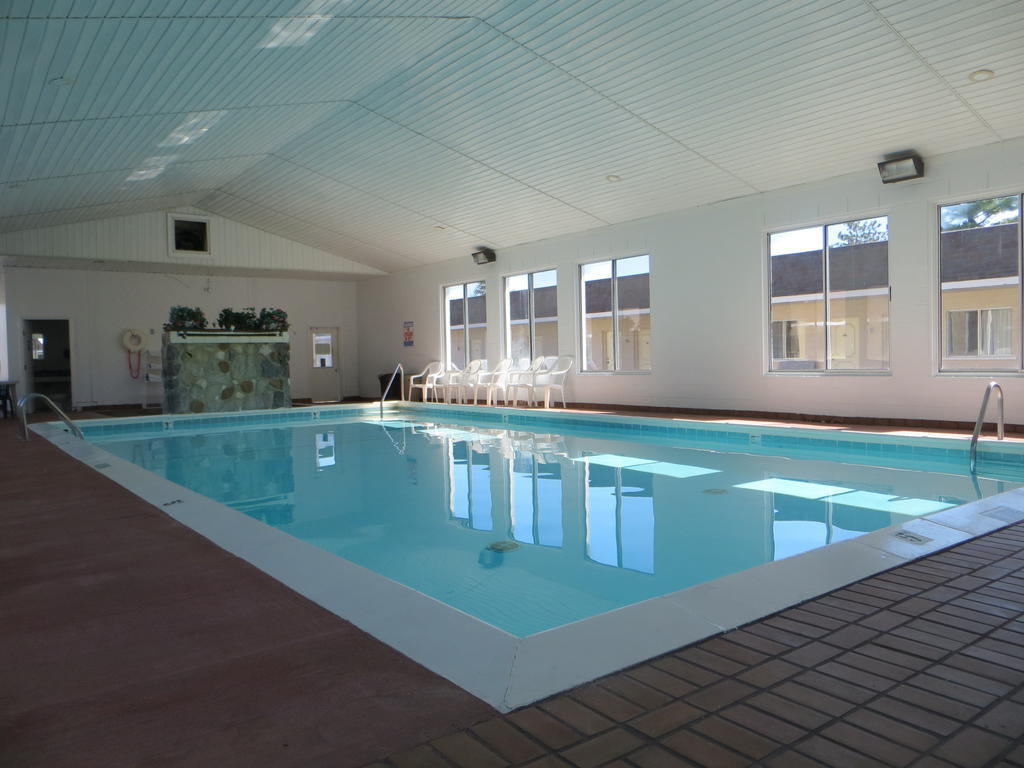 Waterfront Inn Mackinaw City Ngoại thất bức ảnh